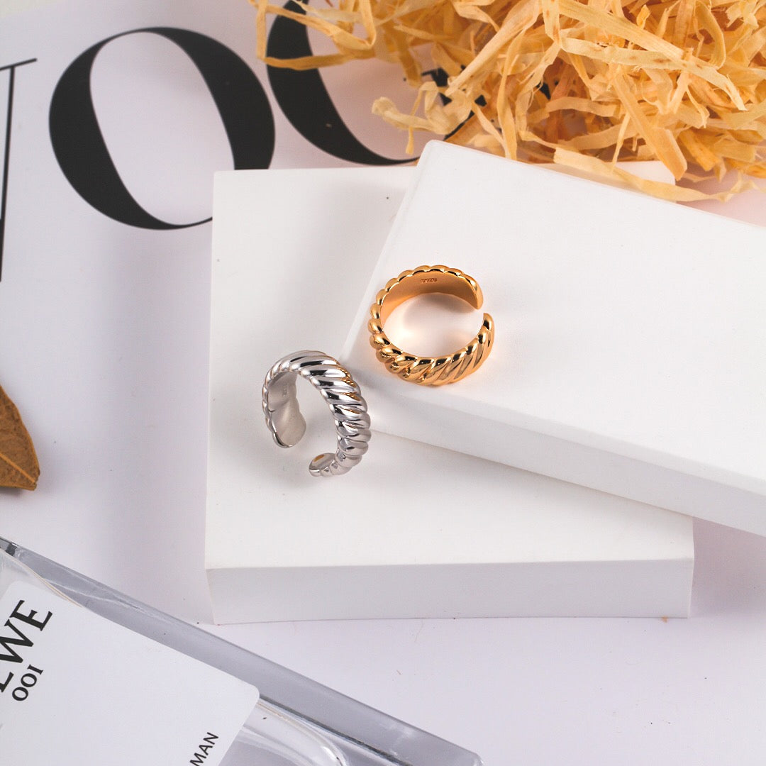 Riviera Ridge Band Ring | Fiore Di Perle